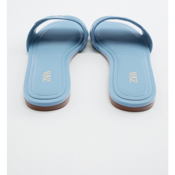 ZARA FLAT TEXTURED LEATHER SANDALS - Picture 4 of 5